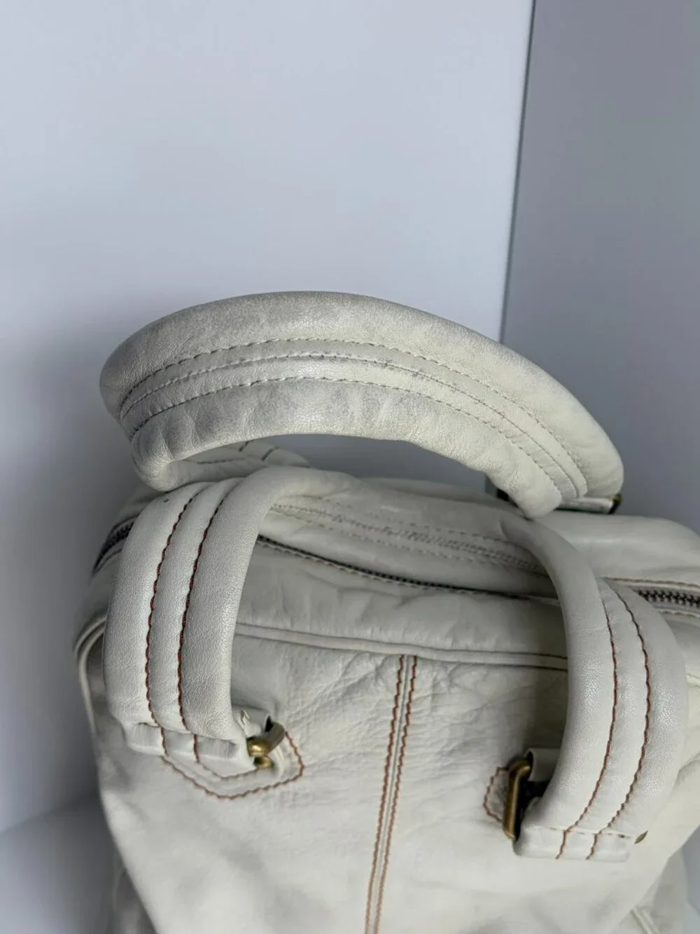 Marc by Marc Jacobs Cream Leather Turnlock Bag Antique Brass Y2K